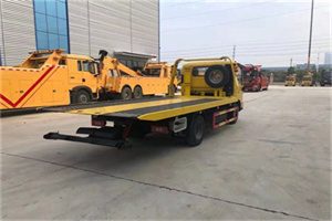 盐津非事故拖车